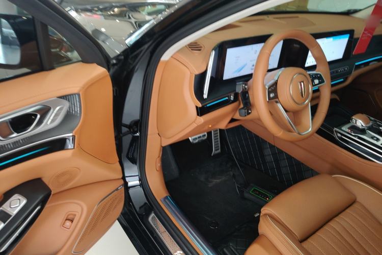 Used Hongqi H9 2025 2.0T Two-Wheel-Drive Flagship Luxury Business Edition 5 Seats Driver Seat