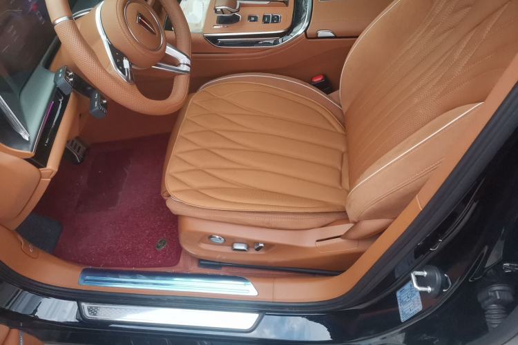 Used Hongqi H9 2025 Model Facelifted 2.0T Two-Wheel Drive Flag-Style Private Enjoyment Fashion Edition, 5 Seats Driver Seat
