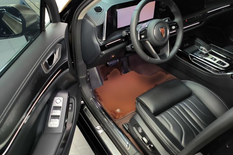 Used Hongqi H9 2025 Model Facelifted 2.0T Two-Wheel Drive Flag-Style Luxury Business Edition, 5 Seats Driver Seat
