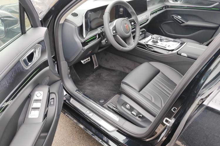Used Hongqi H9 2025 2.0T Two-Wheel Drive Flagship Luxury Business Edition 5 Seats Driver Seat