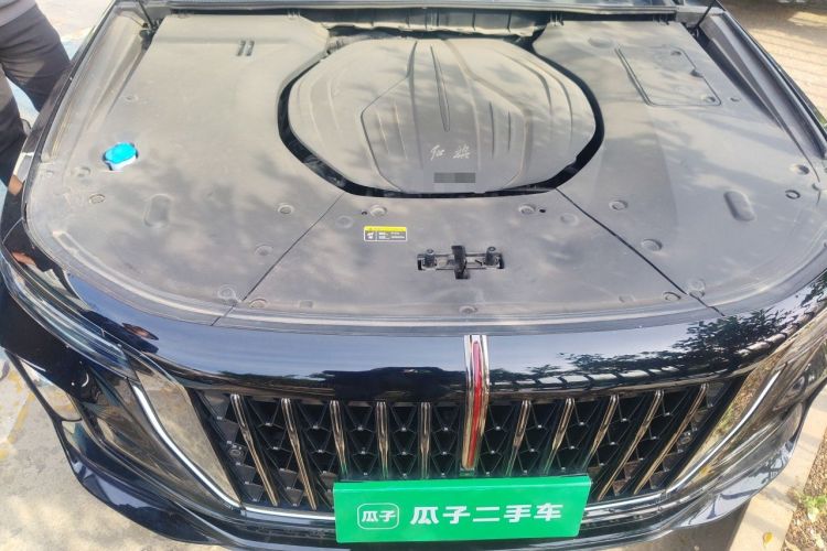 Used Hongqi H9 2025 2.0T Two-Wheel-Drive Flagship Private Enjoyment Style 5 Seats Engine Bay