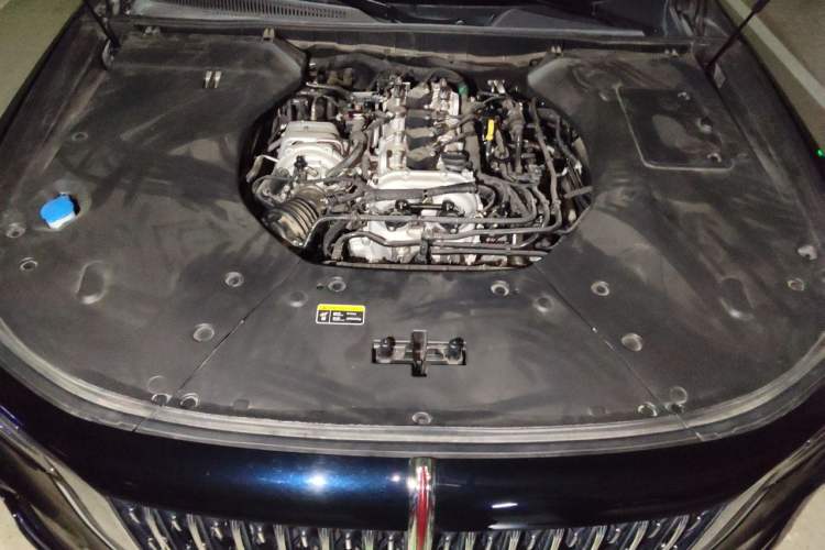 Used Hongqi H9 2025 2.0T Two-Wheel Drive Flagship Luxury Business Edition 5 Seats Engine Bay