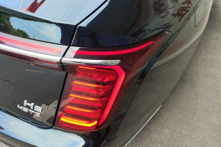 Used Hongqi H9 2025 Model Facelifted 2.0T Two-Wheel Drive Flag-Style Luxury Business Edition, 5 Seats Exterior 3