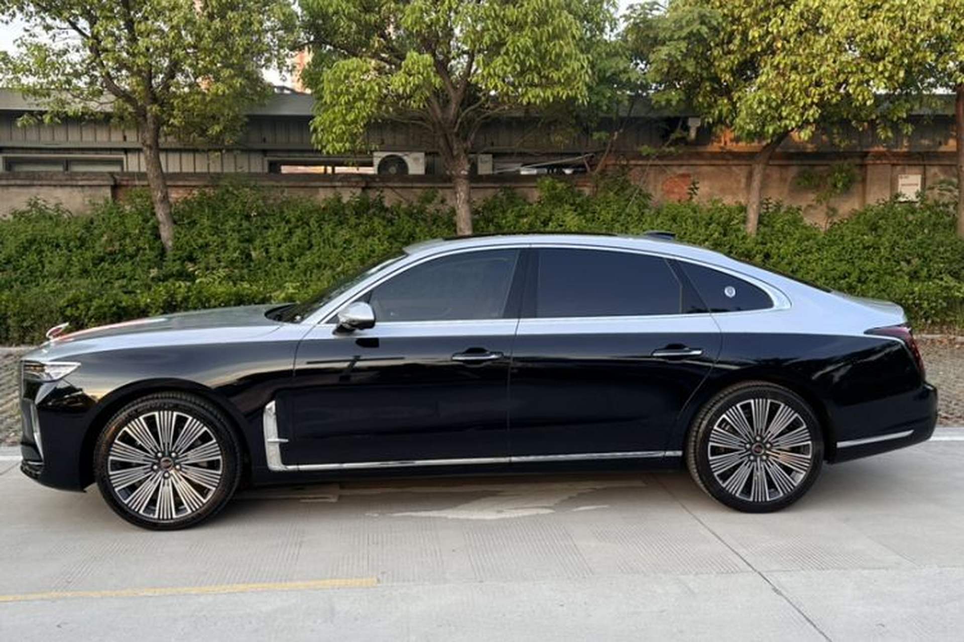Used Hongqi H9 2025 Model Facelifted 2.0T Two-Wheel Drive Flag-Style Luxury Business Edition, 5 Seats Exterior 3