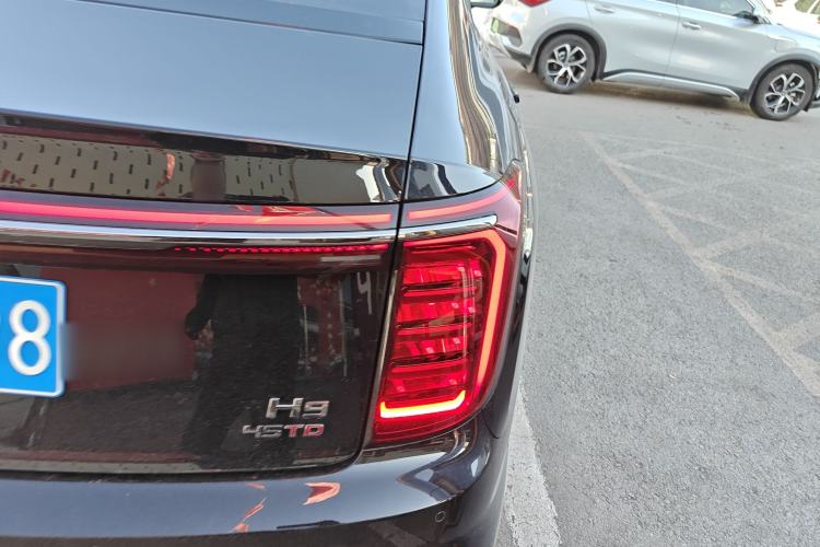 Used Hongqi H9 2025 2.0T Two-Wheel Drive Flagship Private Enjoyment Fashion Edition 5 Seats Exterior 3