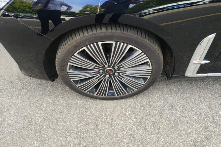 Used Hongqi H9 2025 Model Facelifted 2.0T Two-Wheel Drive Flag-Style Luxury Business Edition, 5 Seats Exterior 4