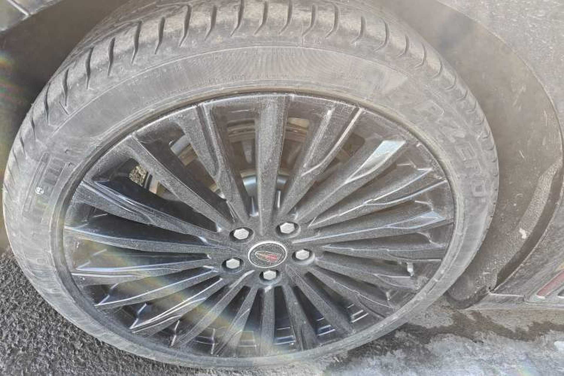 Used Hongqi H9 2025 2.0T Two-Wheel Drive Flagship Private Enjoyment Fashion Edition 5 Seats Exterior 4
