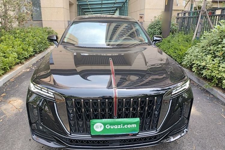 Used Hongqi H9 2025 Model Facelifted 2.0T Two-Wheel Drive Flag-Style Private Enjoyment Fashion Edition, 5 Seats Front