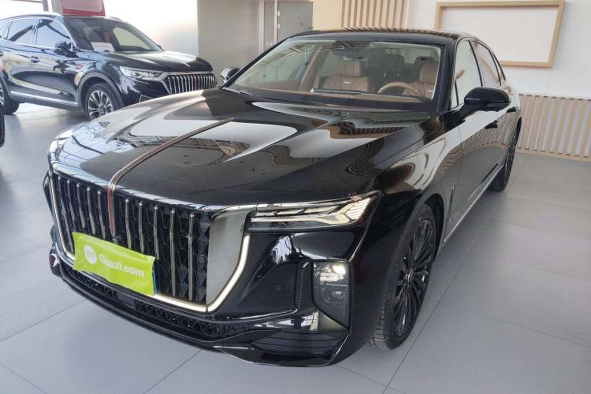 Used Hongqi H9 2025 2.0T Two-Wheel-Drive Flagship Private Enjoyment Style 5 Seats Front Left 45 Deg