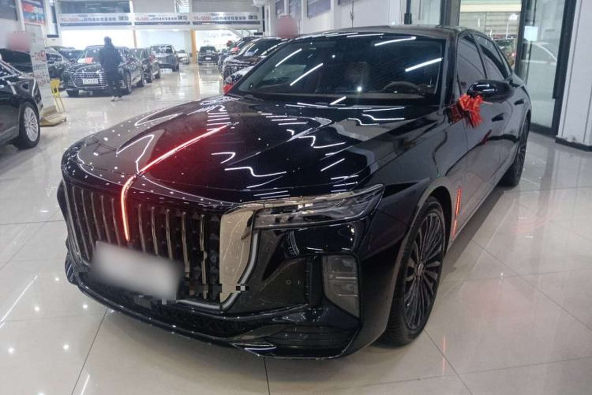 Used Hongqi H9 2025 Model Facelifted 2.0T Two-Wheel Drive Flag-Style Private Enjoyment Fashion Edition, 5 Seats Front Left 45 Deg