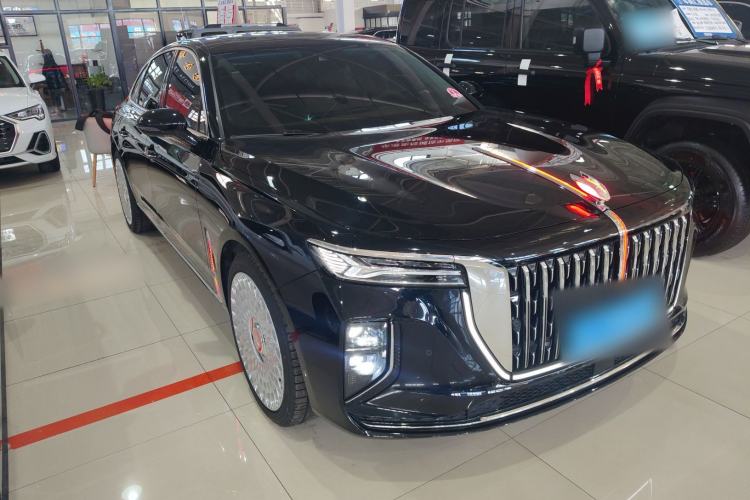 Used Hongqi H9 2025 Model Facelifted 2.0T Two-Wheel Drive Flag-Style Luxury Business Edition, 5 Seats Front Right 45 Deg