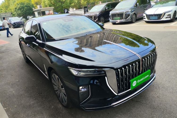 Used Hongqi H9 2025 Model Facelifted 2.0T Two-Wheel Drive Flag-Style Luxury Business Edition, 5 Seats Front Right 45 Deg