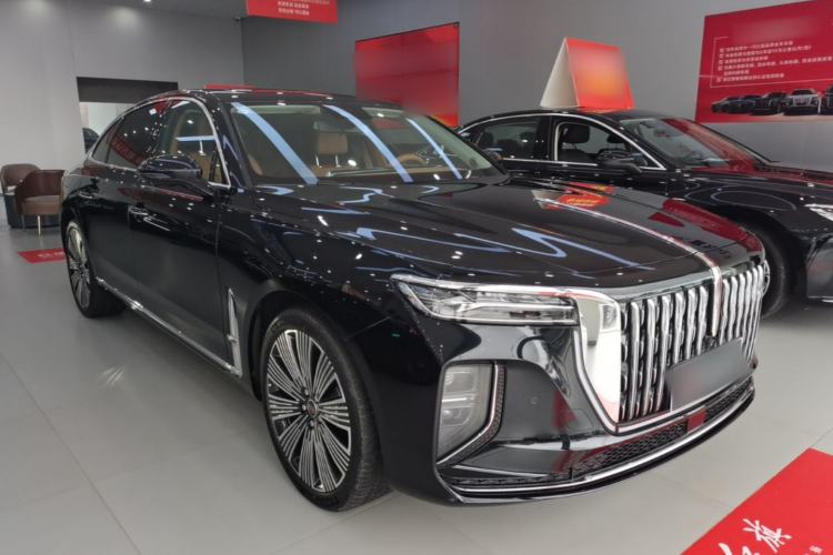 Used Hongqi H9 2025 Model Facelifted 2.0T Two-Wheel Drive Flag-Style Luxury Business Edition, 5 Seats Front Right 45 Deg