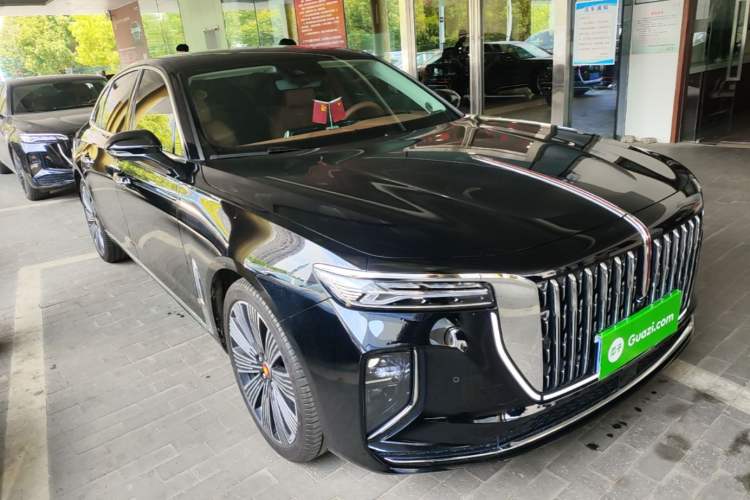 Used Hongqi H9 2025 Model Facelifted 2.0T Two-Wheel Drive Flag-Style Luxury Business Edition, 5 Seats Front Right 45 Deg