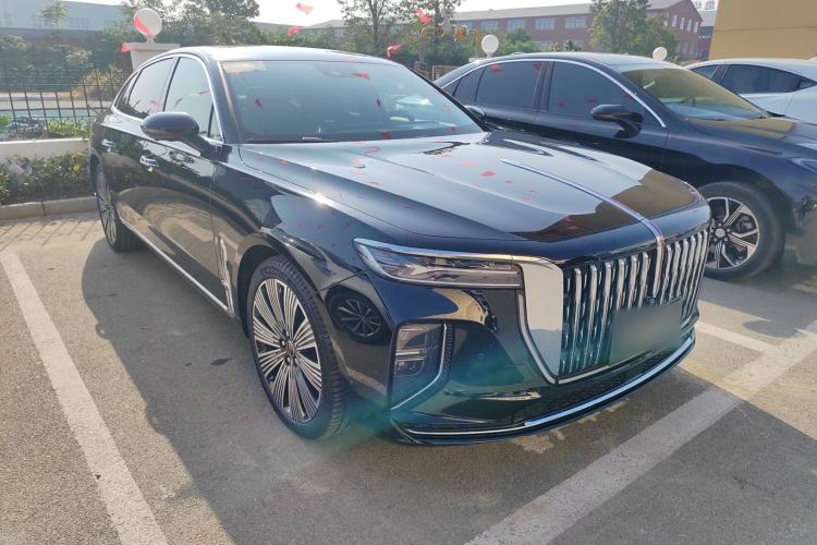 Used Hongqi H9 2025 2.0T Two-Wheel Drive Flagship Luxury Business Edition 5 Seats Front Right 45 Deg