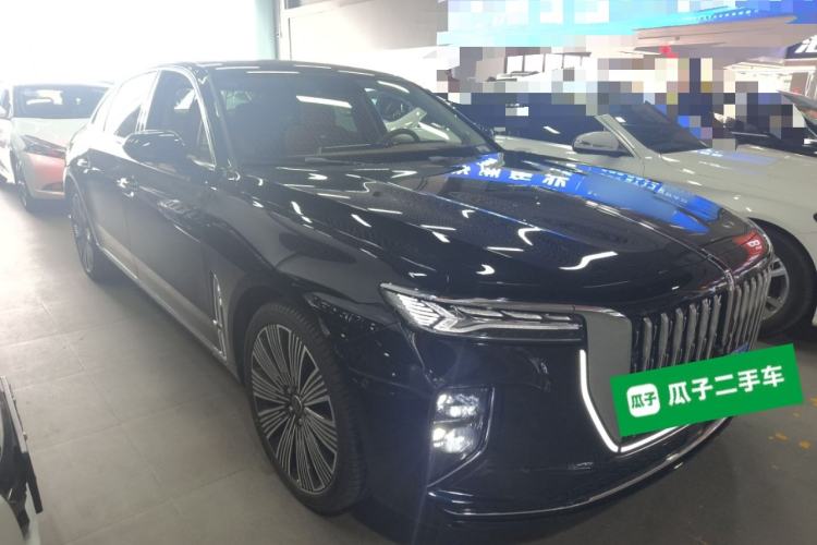 Used Hongqi H9 2025 Model Facelifted 2.0T Two-Wheel Drive Flag-Style Luxury Business Edition, 5 Seats Front Right 45 Deg