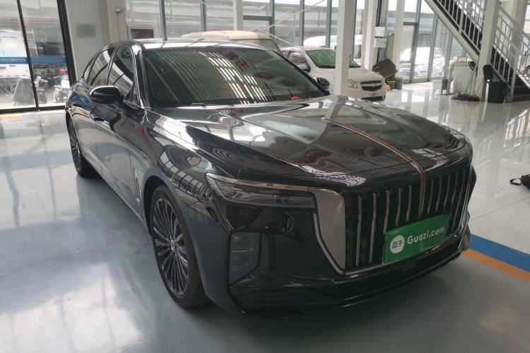 Used Hongqi H9 2025 Model Facelifted 2.0T Two-Wheel Drive Flag-Style Private Enjoyment Fashion Edition, 5 Seats Front Right 45 Deg