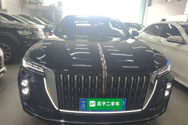 Used Hongqi H9 2025 Model Facelifted 2.0T Two-Wheel Drive Flag-Style Luxury Business Edition, 5 Seats Front