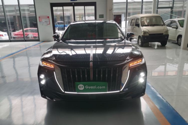 Used Hongqi H9 2025 Model Facelifted 2.0T Two-Wheel Drive Flag-Style Private Enjoyment Fashion Edition, 5 Seats Front
