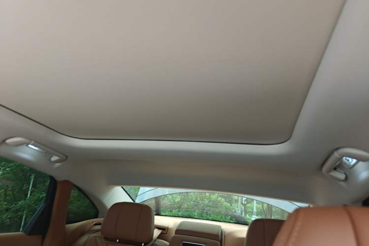 Used Hongqi H9 2025 2.0T Two-Wheel-Drive Flagship Private Enjoyment Style 5 Seats Headliner