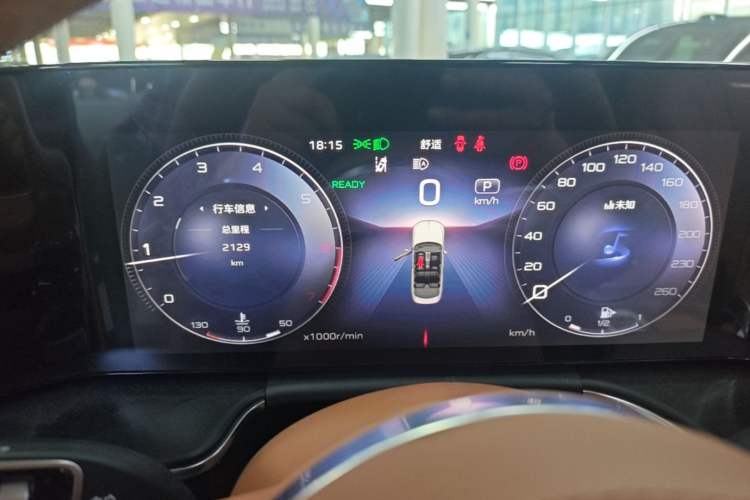 Used Hongqi H9 2025 Model Facelifted 2.0T Two-Wheel Drive Flag-Style Luxury Business Edition, 5 Seats Instrument Cluster