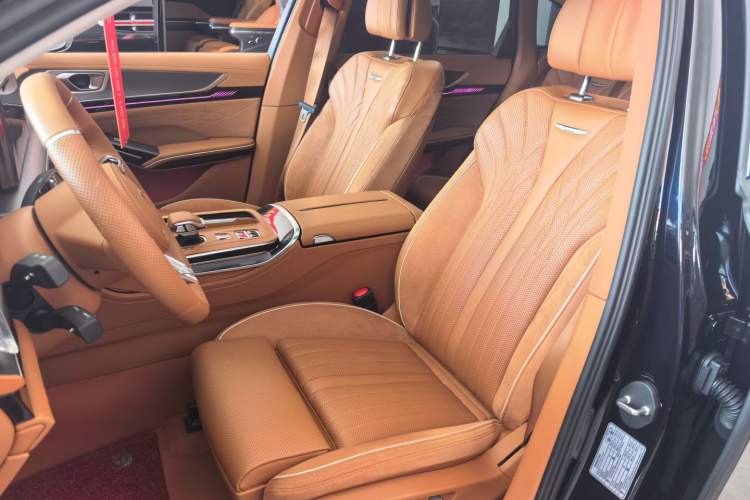 Used Hongqi H9 2025 Model Facelifted 2.0T Two-Wheel Drive Flag-Style Private Enjoyment Fashion Edition, 5 Seats Interior 1