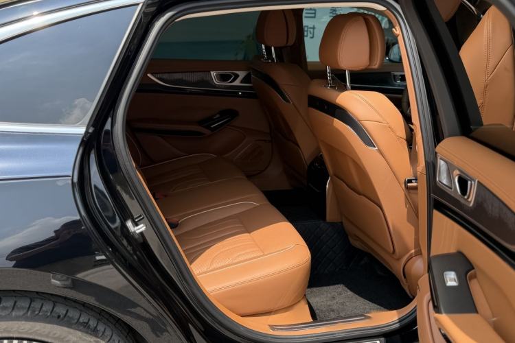 Used Hongqi H9 2025 2.0T Two-Wheel Drive Flagship Luxury Business Edition 5 Seats Interior 2
