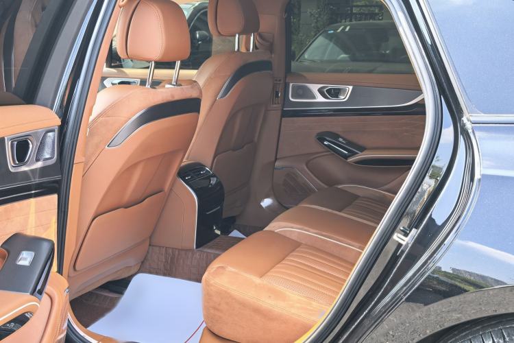 Used Hongqi H9 2025 Model Facelifted 2.0T Two-Wheel Drive Flag-Style Private Enjoyment Fashion Edition, 5 Seats Interior 2