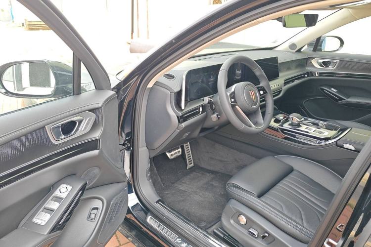 Used Hongqi H9 2025 2.0T Two-Wheel Drive Flagship Luxury Business Edition 5 Seats Interior 3