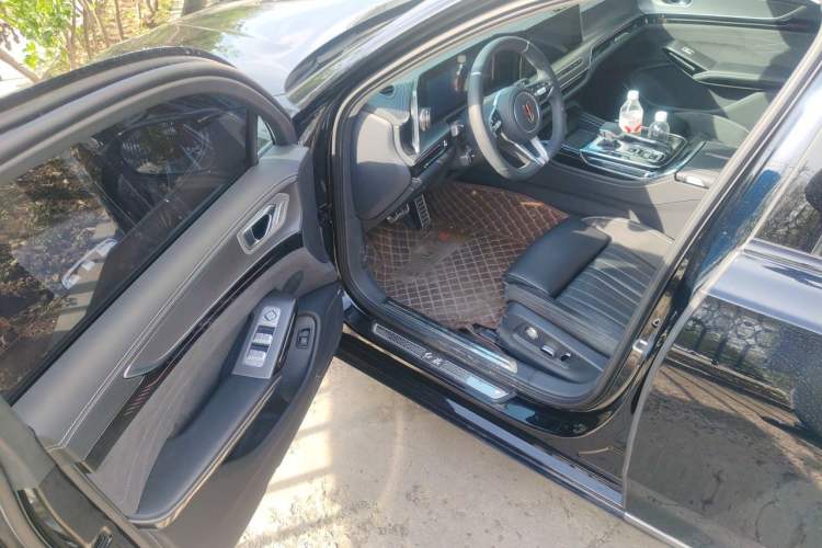 Used Hongqi H9 2025 2.0T Two-Wheel-Drive Flagship Private Enjoyment Style 5 Seats Interior 3