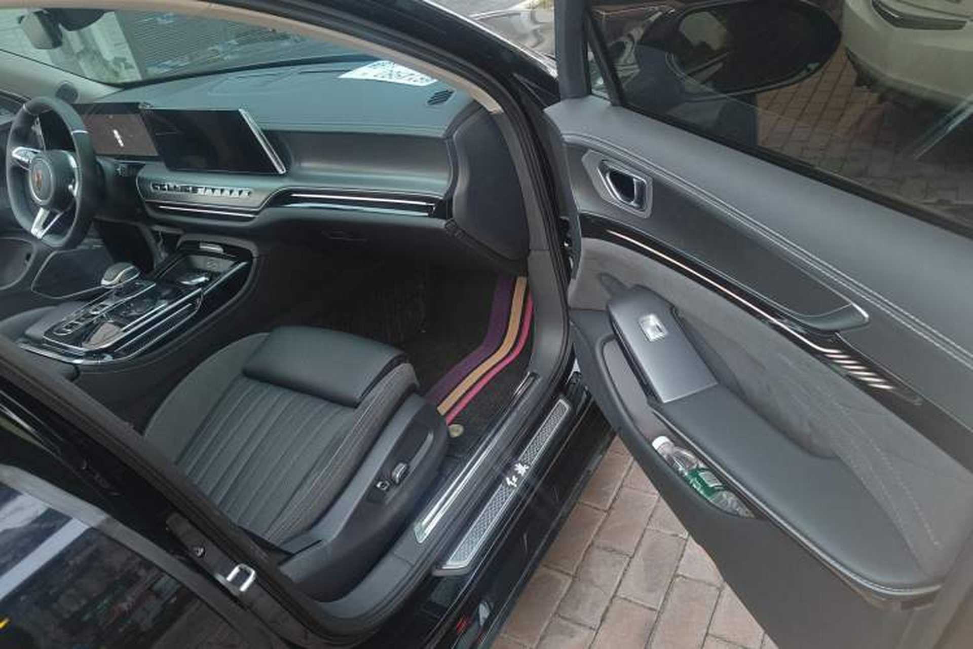 Used Hongqi H9 2025 2.0T Two-Wheel-Drive Flagship Private Enjoyment Style 5 Seats Interior 3