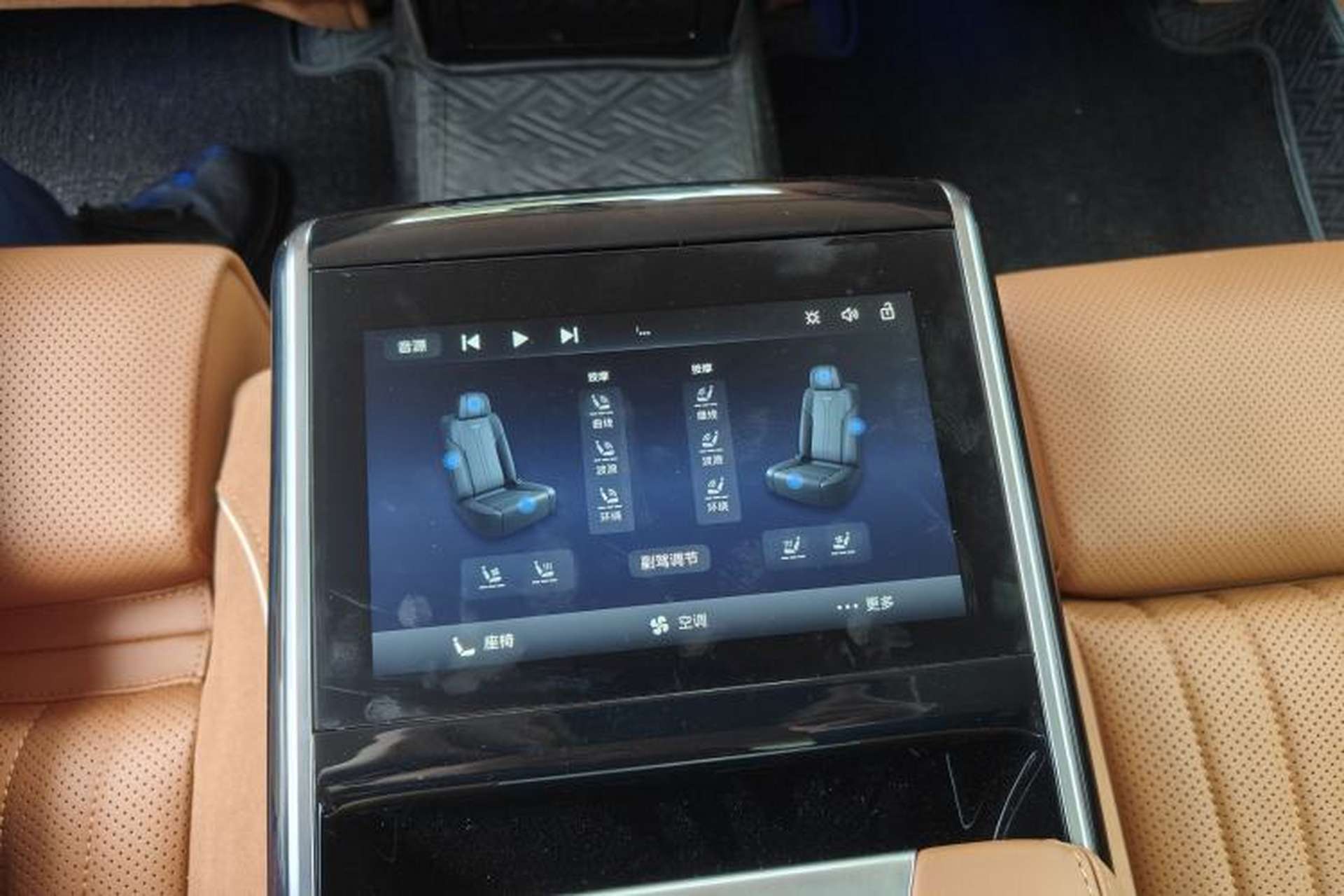 Used Hongqi H9 2025 2.0T Two-Wheel Drive Flagship Private Enjoyment Fashion Edition 5 Seats Interior 3