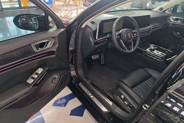 Used Hongqi H9 2025 Model Facelifted 2.0T Two-Wheel Drive Flag-Style Luxury Business Edition, 5 Seats Interior 3