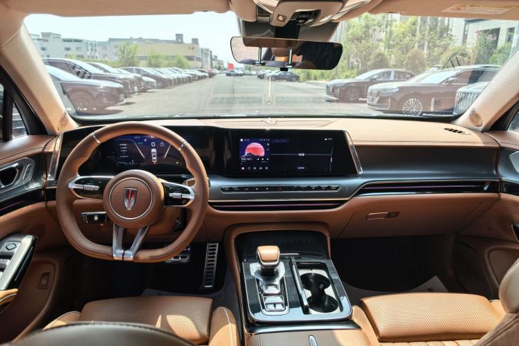 Used Hongqi H9 2025 Model Facelifted 2.0T Two-Wheel Drive Flag-Style Private Enjoyment Fashion Edition, 5 Seats Interior 3