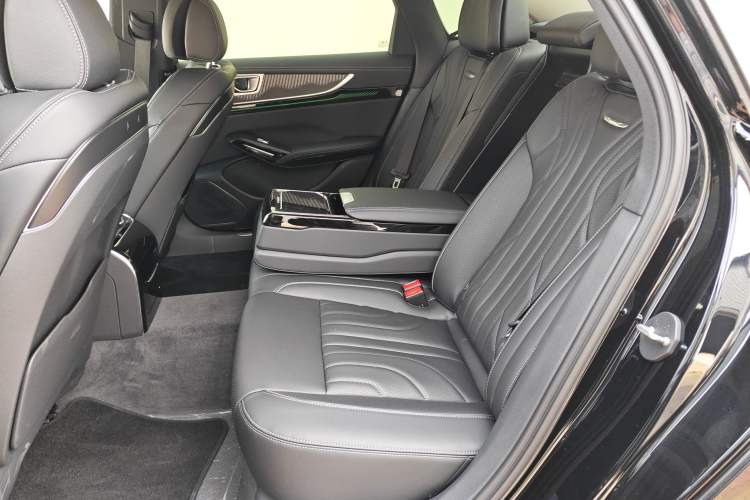 Used Hongqi H9 2025 2.0T Two-Wheel Drive Flagship Luxury Business Edition 5 Seats Interior 4