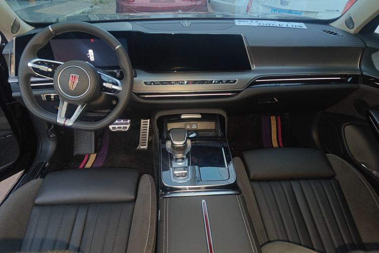 Used Hongqi H9 2025 2.0T Two-Wheel-Drive Flagship Private Enjoyment Style 5 Seats Interior 4