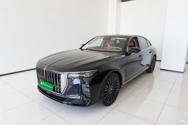 Used Hongqi H9 2025 Model Facelifted 2.0T Two-Wheel Drive Flag-Style Private Enjoyment Fashion Edition, 5 Seats