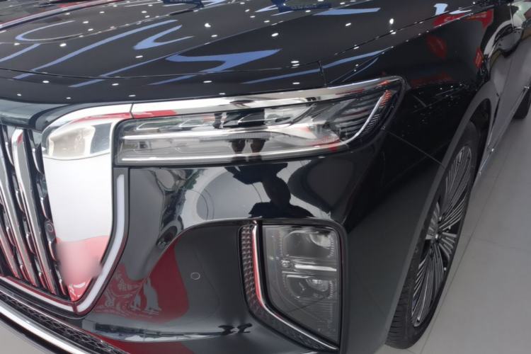 Used Hongqi H9 2025 Model Facelifted 2.0T Two-Wheel Drive Flag-Style Luxury Business Edition, 5 Seats Left Front Headlight