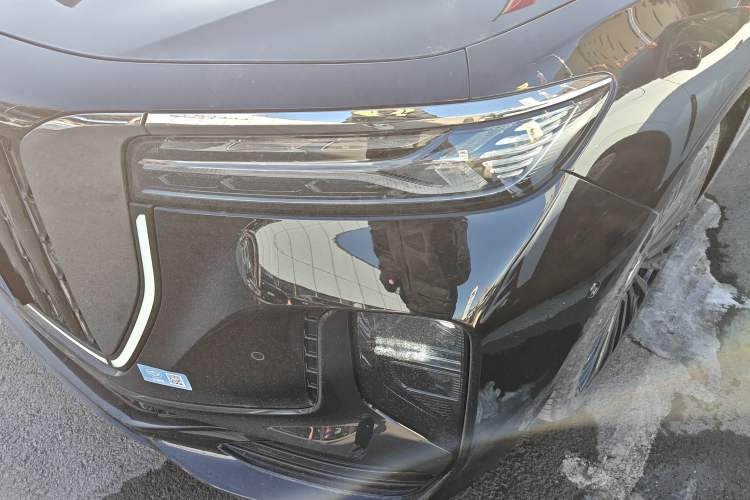 Used Hongqi H9 2025 2.0T Two-Wheel Drive Flagship Private Enjoyment Fashion Edition 5 Seats Left Front Headlight