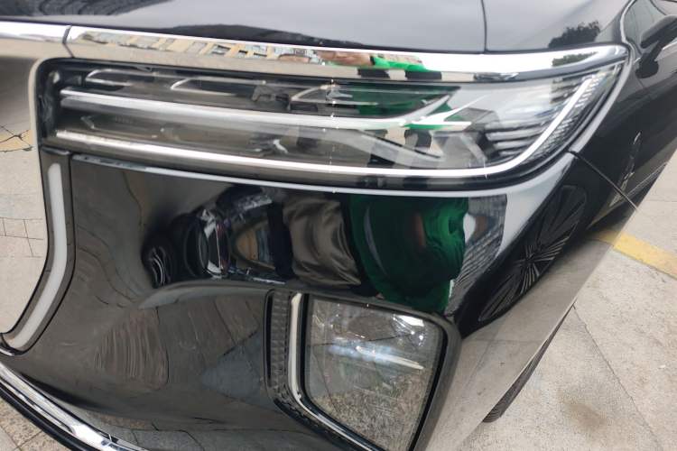 Used Hongqi H9 2025 2.0T Two-Wheel Drive Flagship Luxury Business Edition 5 Seats Left Front Headlight