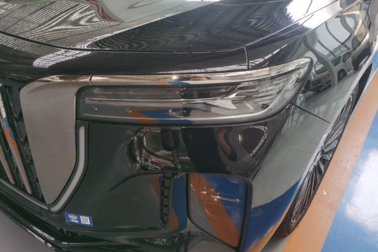 Used Hongqi H9 2025 Model Facelifted 2.0T Two-Wheel Drive Flag-Style Private Enjoyment Fashion Edition, 5 Seats Left Front Headlight