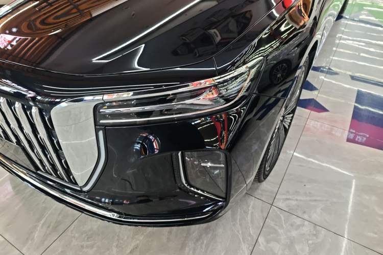 Used Hongqi H9 2025 Model Facelifted 2.0T Two-Wheel Drive Flag-Style Luxury Business Edition, 5 Seats Left Front Headlight