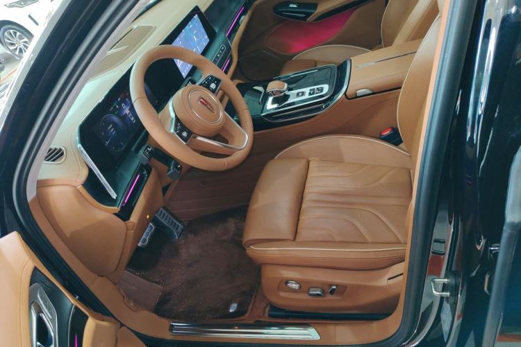 Used Hongqi H9 2025 Model Facelifted 2.0T Two-Wheel Drive Flag-Style Luxury Business Edition, 5 Seats Left Front Seat
