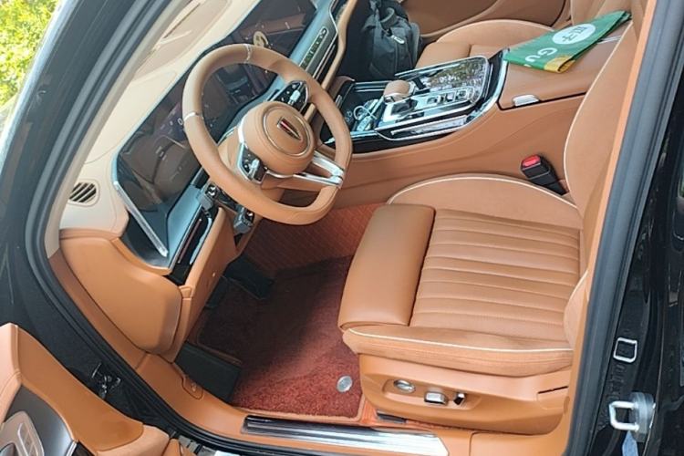 Used Hongqi H9 2025 Model Facelifted 2.0T Two-Wheel Drive Flag-Style Private Enjoyment Fashion Edition, 5 Seats Left Front Seat