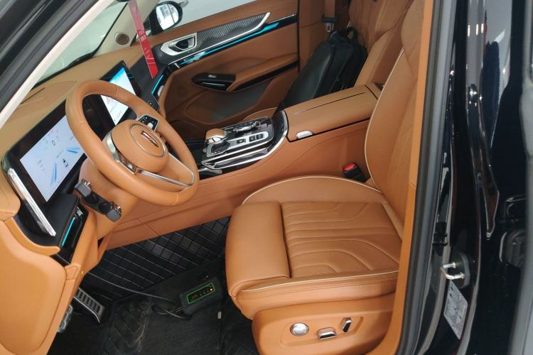 Used Hongqi H9 2025 2.0T Two-Wheel-Drive Flagship Luxury Business Edition 5 Seats Left Front Seat