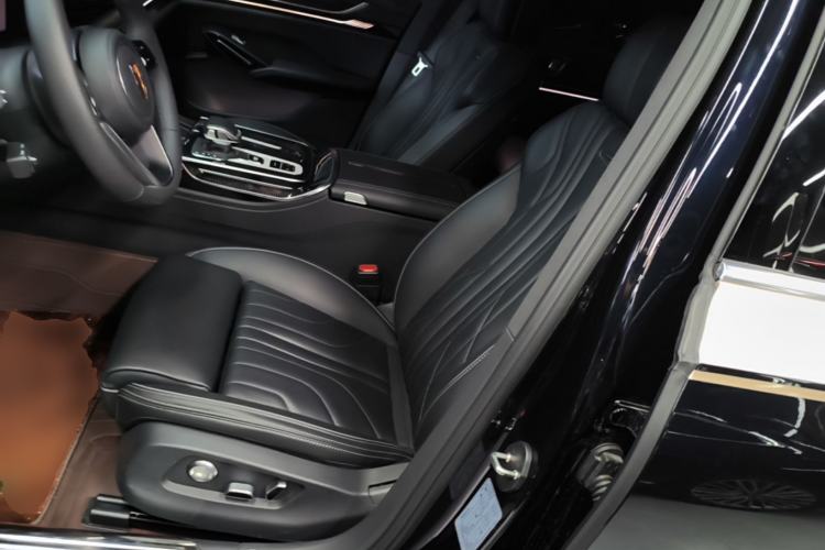 Used Hongqi H9 2025 Model Facelifted 2.0T Two-Wheel Drive Flag-Style Luxury Business Edition, 5 Seats Left Front Seat