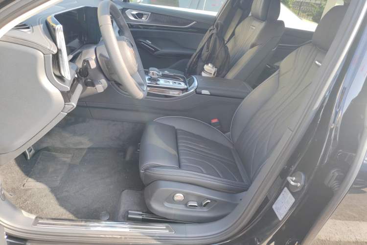 Used Hongqi H9 2025 2.0T Two-Wheel Drive Flagship Luxury Business Edition 5 Seats Left Front Seat