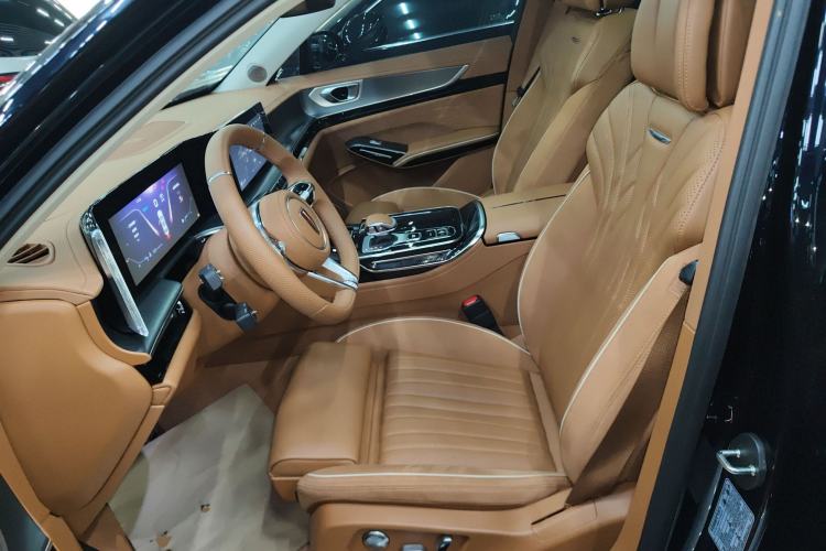 Used Hongqi H9 2025 2.0T Two-Wheel-Drive Flagship Private Enjoyment Style 5 Seats Left Front Seat