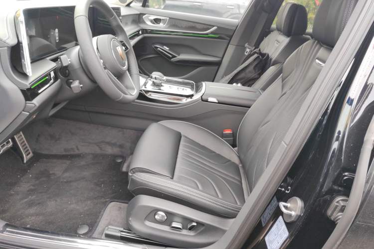 Used Hongqi H9 2025 2.0T Two-Wheel Drive Flagship Luxury Business Edition 5 Seats Left Front Seat