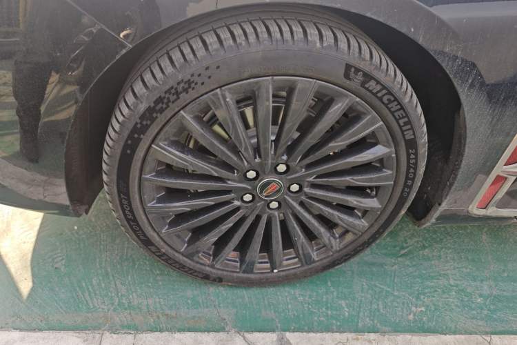 Used Hongqi H9 2025 2.0T Two-Wheel-Drive Flagship Private Enjoyment Style 5 Seats Left Front Wheel Hub